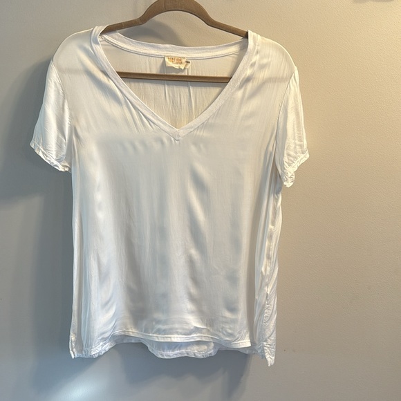 Nation Ltd. June V Neck Tee - Picture 6 of 10